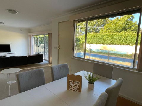 Home In Brighton - Accommodation Gladstone 1