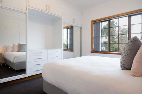 Homely Abode - Near City With Parking - Accommodation Gladstone 2