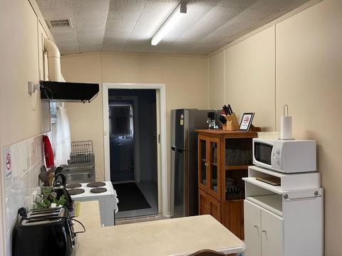 Homely Cottage - Accommodation Gladstone 2