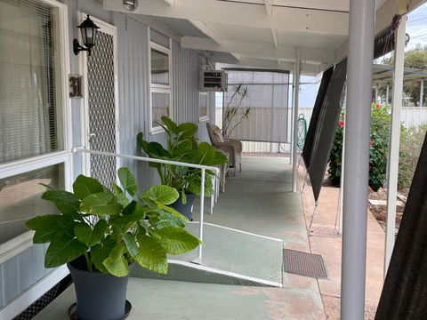 Homely Cottage - Accommodation Gladstone 1