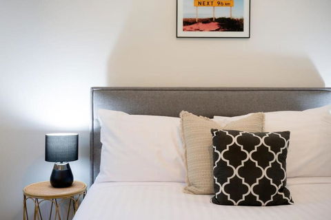 Homely Unit Located Near The City With Parking And Wifi - Accommodation Gladstone 1