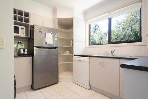 Homely Unit Located Near The City With Parking And Wifi - Accommodation Gladstone 3