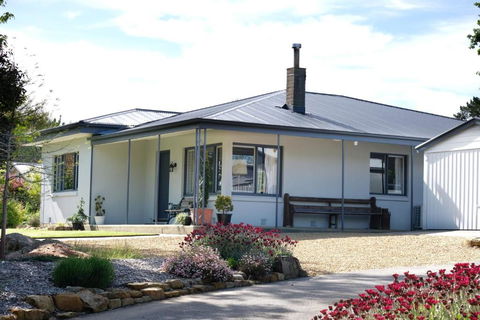 Hoopers Cottage - Accommodation Gladstone 0
