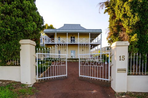 Hope Farm Guesthouse - Accommodation Gladstone 3