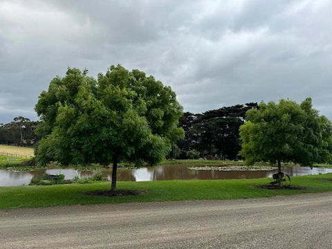 Hubbard Road - Accommodation Gladstone 2
