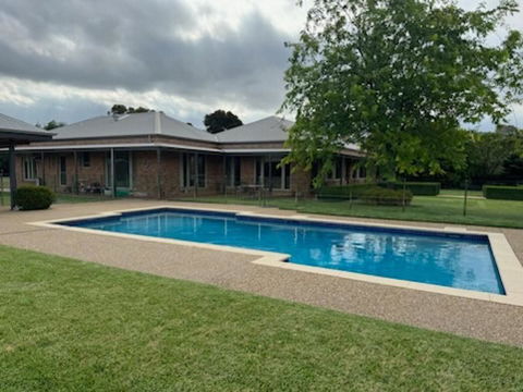 Hubbard Road - Accommodation Gladstone 0