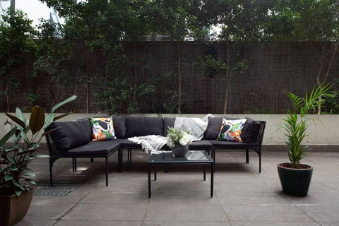 Huge 3 Bed Camperdown Garden Apt W Parking Aircon - Accommodation Gladstone 1