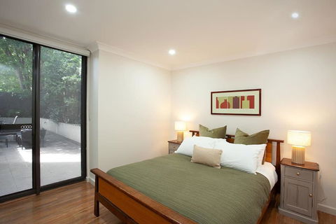 Huge 3 Bed Camperdown Garden Apt W Parking Aircon - Accommodation Gladstone 2