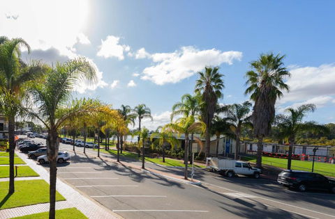 Hotel Renmark - Accommodation Gladstone 1