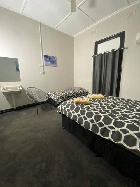 Imperial Hotel Coonabarabran - Accommodation Gladstone 2