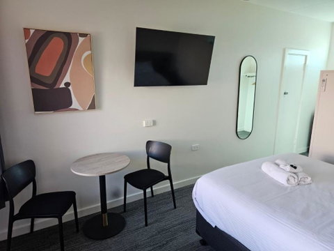 International Hotel Motel - Accommodation Gladstone 1