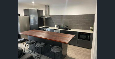 Island Haven Wood - Accommodation Gladstone 3
