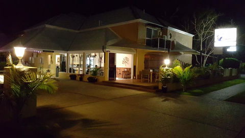 Admiral Nelson Motor Inn - Accommodation Gladstone 0