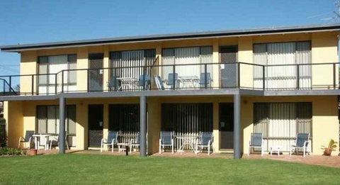 Admirals Lodge Merimbula - Accommodation Gladstone 0
