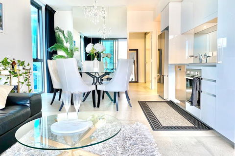 AdriaticBlu Luxe 2 Bed Apartment With Stunning Ocean Views - Accommodation Gladstone 3