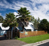 Affordable Twin Peaks 2 - Accommodation Gladstone