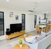 AIRLIE BEACH Delight. Hop skip jump to everything - Accommodation Gladstone