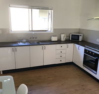 Airlie Getaway Unit 1 - Accommodation Gladstone