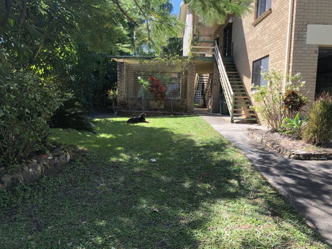 Airlie Getaway Unit 2 - Accommodation Gladstone 1