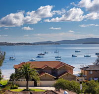 Aislinn' 3/273 Corrie Parade - air con water views BBQ - Accommodation Gladstone