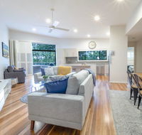 Ait Shona - Happy Place. Apt 10 Haven on the Park - Accommodation Gladstone