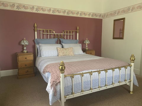 Akoonah Cottage - Accommodation Gladstone 0