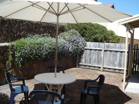 Albany Historic Cottage - Accommodation Gladstone 1