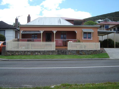 Albany Historic Cottage - Accommodation Gladstone 0