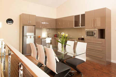 Albany Waves - Accommodation Gladstone 0