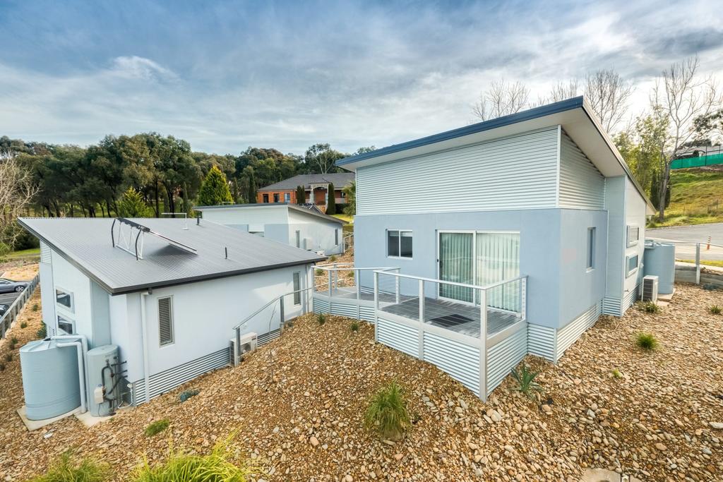 West Albury NSW Accommodation Gladstone