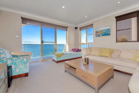 Alcheringa Unit 3 & 4, 32 Sandy Point Road - Accommodation Gladstone 0