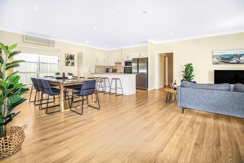 Aldinga SA Accommodation Gladstone