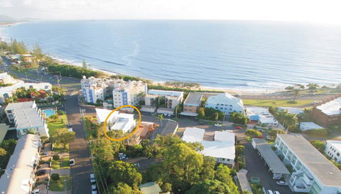 Alex Beach House - Accommodation Gladstone 0