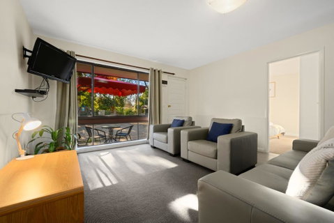 Alinga Longa 4 - Accommodation Gladstone 1