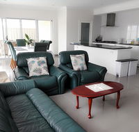 Alkimos Beach Retreat - Accommodation Gladstone