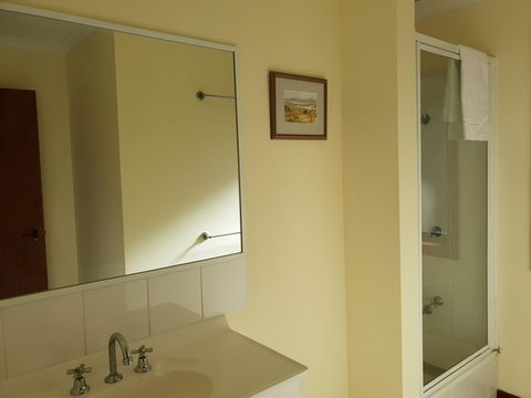 Alkira Inverloch Heights - Accommodation Gladstone 2