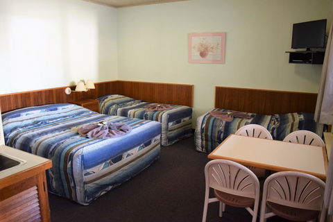 Alkira Motel - Accommodation Gladstone 2