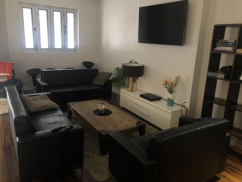 Alloggio Studios On King - Accommodation Gladstone 1