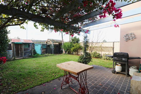 Alloway - Accommodation Gladstone 0