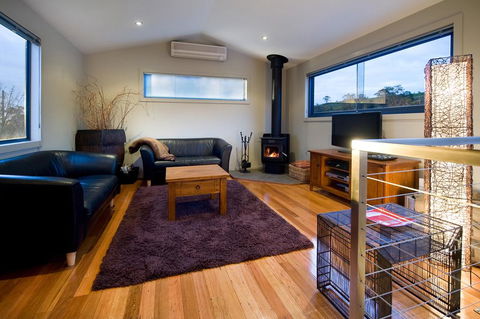 Alofi - Accommodation Gladstone 3