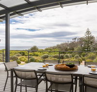 Aloha - direct beach access from property - Accommodation Gladstone