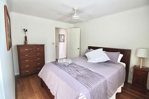Aloha Alex Beach House Pet-friendly- 450m To The Beach - Accommodation Gladstone 3