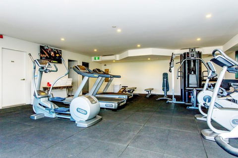 Alpha Hotel Canberra - Accommodation Gladstone 2