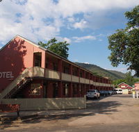 Alpine Hotel Bright - Accommodation Gladstone