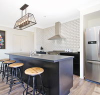 Alpine Knights Stylish Luxury - Accommodation Gladstone