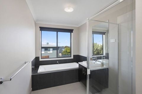 Alyxia Escape 15 - Accommodation Gladstone 2