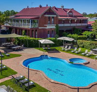 Alzburg Resort - Accommodation Gladstone