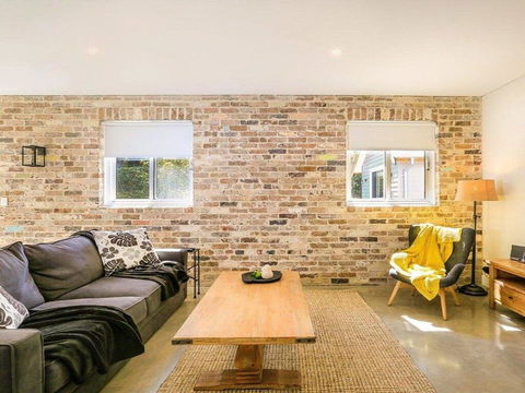 Amaroo - Modern, Luxurious And Chic - Accommodation Gladstone 2