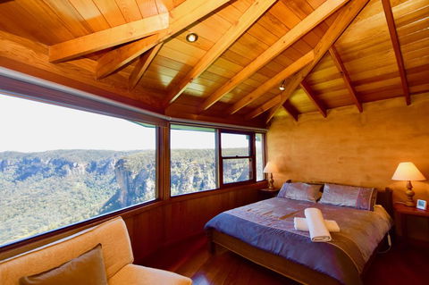 Amaroo Mountaintop Villa - Accommodation Gladstone 2