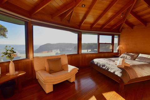 Amaroo Mountaintop Villa - Accommodation Gladstone 3